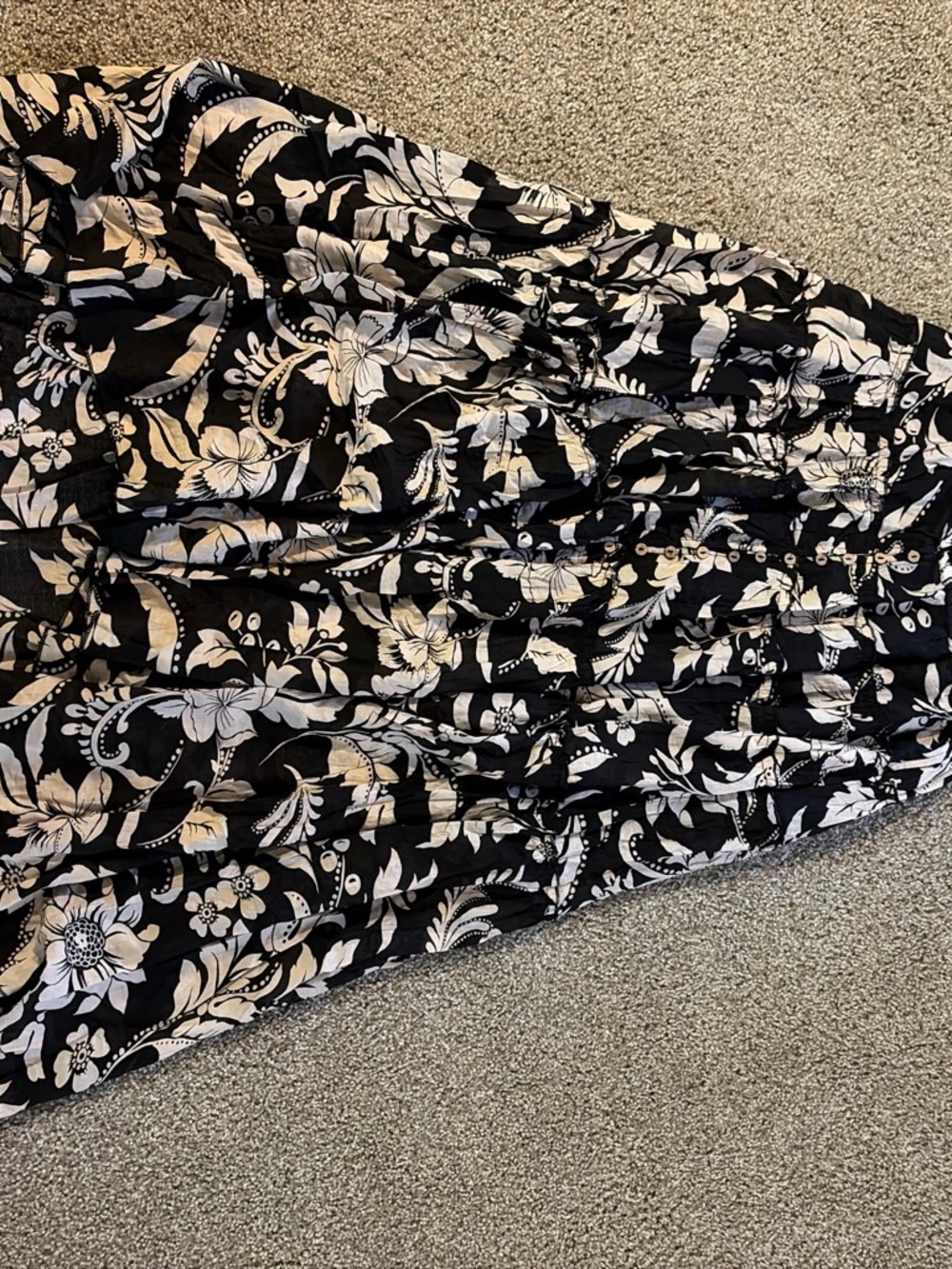 Promesa Black and White Floral Maxi Skirt